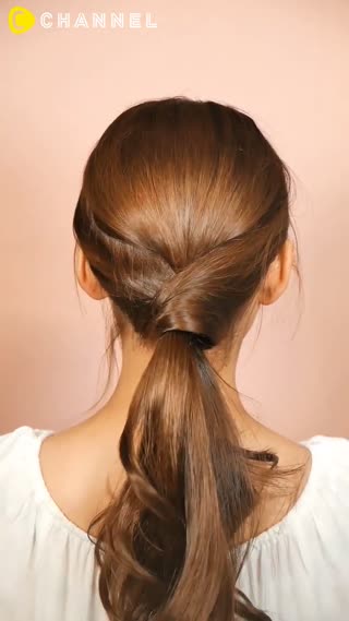 รวบผมทรงหางม้าแบบมีสไตล์