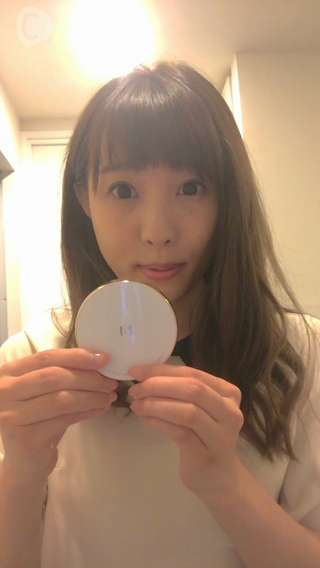 クッションファンデ×クリームチークで、夏でも粉浮きしないメイク直し方法！