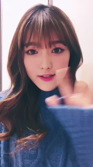 Contouring makeup using nofear eyeshadow