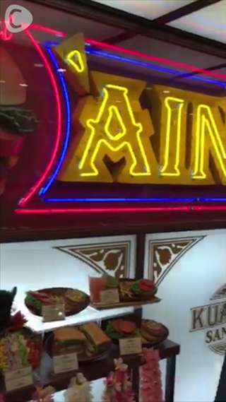 超ボリューミー！ハワイアンバーガーといえばお台場クア・アイナ