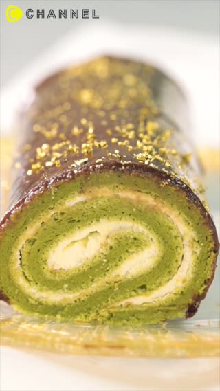 เค้กโรลมัทฉะเคลือบช็อกโกแลต 