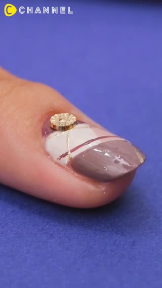 順番に塗れば簡単♡冬のチェックネイル