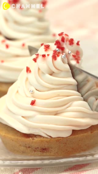 幸せのふわふわピンク♡ いちごのレアチーズモンブラン