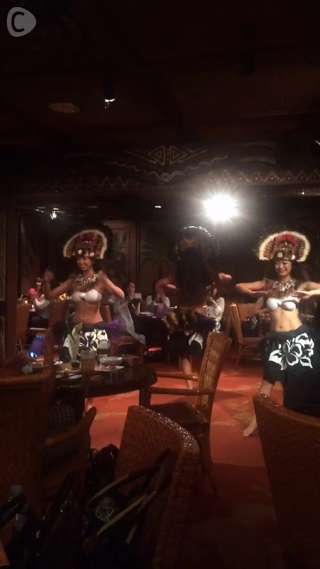 ハワイアンダイニング「ティキティキ」でノリノリダンシング！