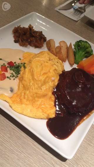 森の中のレストラン 日比谷松本楼で老舗の味を堪能！