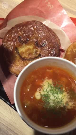 オーストラリア発のパイ専門店「パイ フェイス」1つ1つのパイの表情にきゅん！