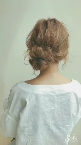 ゆるかわシニヨンアレンジ！ゴム1本でラクラクできる