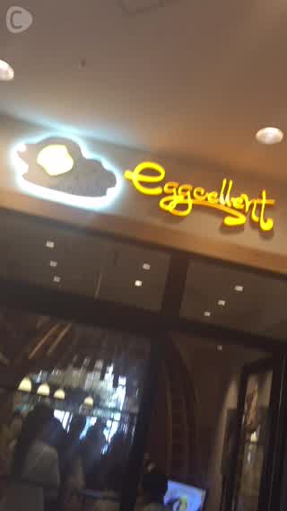 Eggs Benedict at Eggcellent