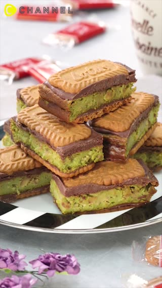 ชีสเค้กซ้อนสาม อร่อยละมุนกรุ่นชาเขียว