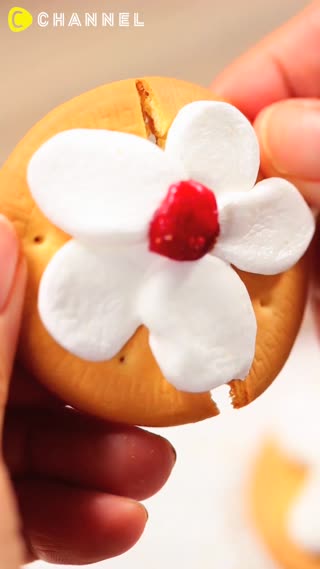 剪刀就能製作：花朵餅乾