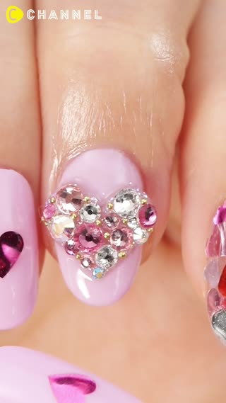 3D Heart Rhinestone Nails 