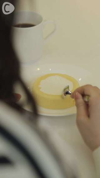 ふわっとリッチなくちどけ。プレミアムロールケーキ！