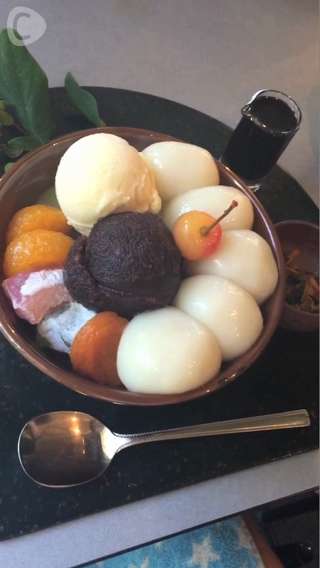 鎌倉女子旅1！驚き!!《茶房 雲母》の幸せすぎる白玉クリームあんみつ