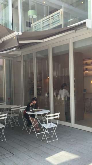表参道の図書館風オーガニックカフェBEAUTY LIBRARYでヘルシーランチ♪