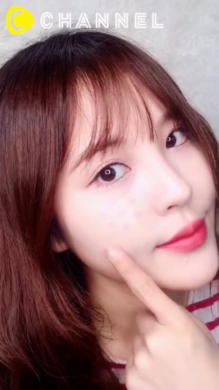 つけすぎ防止！失敗しないチークのつけ方