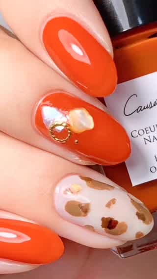 天然石フレークを使った簡単牛柄ネイル♡ 