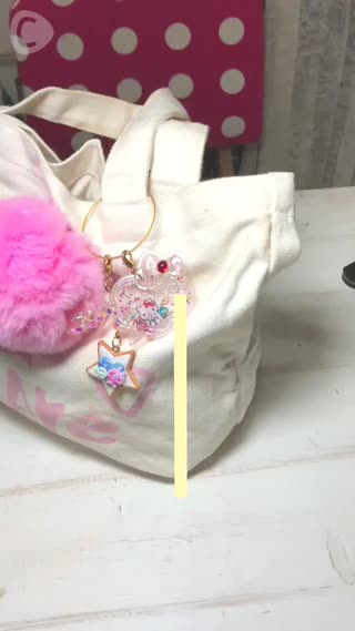 Kitty玩具開箱實作透明感十足亮片凝膠蓬蓬吊飾