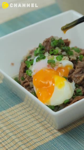 たっぷりお出汁が決め手！牛丼茶漬け
