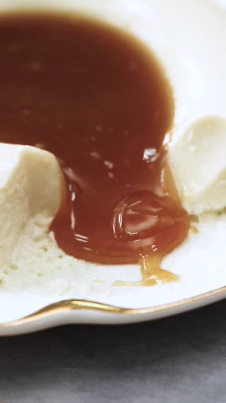 เยลลี่คาราเมลลาวา