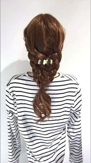 四つ編み合わせて華やかに‼️結婚式でも使えちゃうダウンスタイルアレンジ‼️