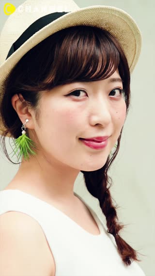 フェイクグリーンで涼しげ！タッセル風アクセサリー