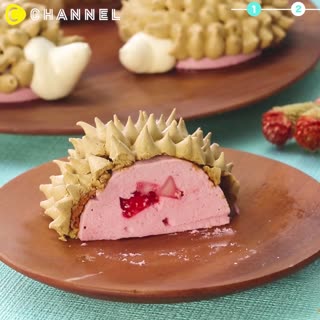Hedgehog-shaped Mousse Dessert!