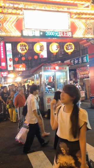 Visiting the night market, the place I l