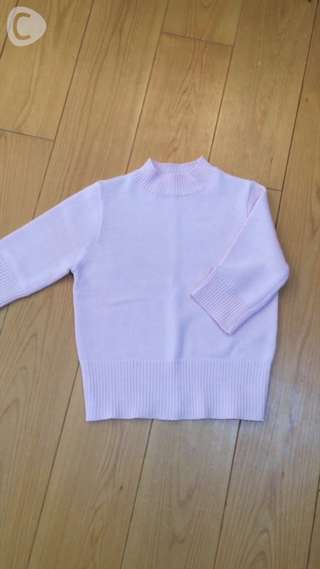 フレアスカートと春色のニットを組み合わせたスプリングコーデ♡