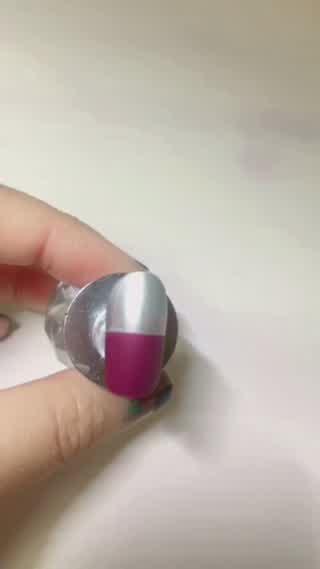 100均ネイルカラーでミラーネイル！？失敗せずに誰でもマットなミラー風に