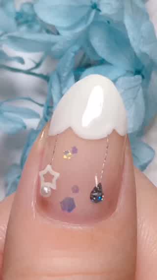 雨の日も楽しむ♪雲フレンチで梅雨ネイル