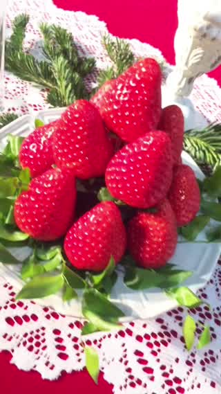 絶品！贅沢フルーツ！いちご王国とちぎの三ッ星いちご『スカイベリー』
