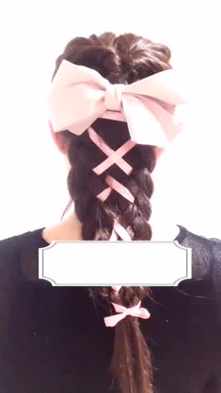 とびっきりガーリーな日に！リボン編み込みヘア