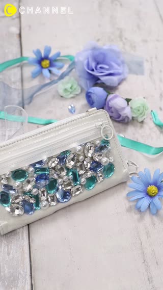 まるで時価数億円!?宝石がキラキラ輝く「手帳型スマホケース」でセレブ気分♪