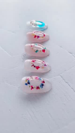 爽やかに花冠ネイル