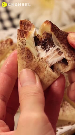 Choco Marshmallow Triangle Pie