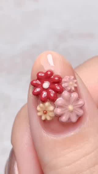 秋色カラーでアンティークなレリーフネイル🧡