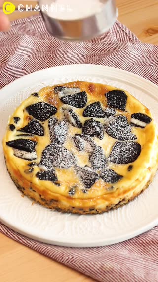 簡單！只要拌勻後烘烤即可♪ OREO起司蛋糕