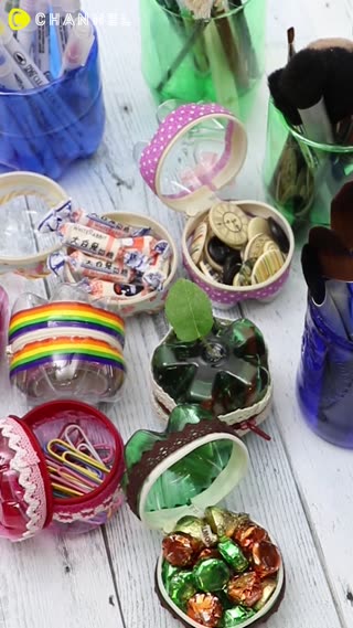 Tempat makeup dari botol plastik