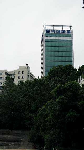 【韓国最新情報】気軽に入れて可愛い！ファッション、アクセサリーストア