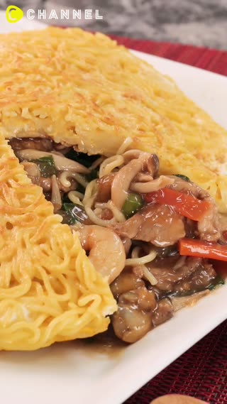 ยากิโซบะโปะไข่เจียว  กรอบนุ่มอิ่มคุ้ม