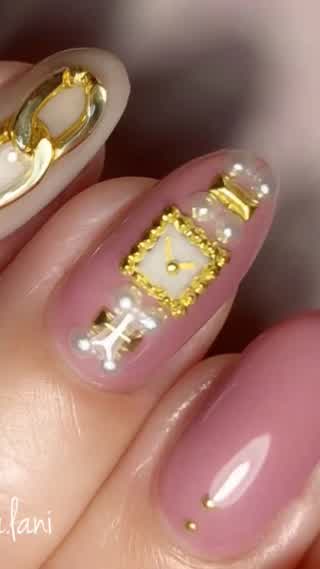 パーツを組みあわせて 時計ネイル〜✩.*˚