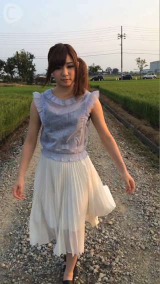 田んぼに囲まれたあぜ道でPLAYBACK♪