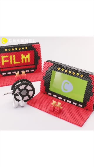 DIY Theater Phone Stand with Iron Beads