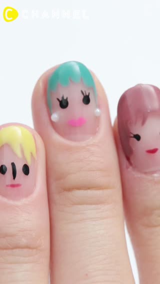 みんなの視線を独り占め！？キャッチーな顔ネイル！