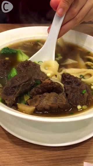 牛肉麵的故鄉！香濃嫩Q的劉家牛肉麵in左營♡