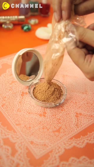 ชุบชีวิตให้แป้งรองพื้นที่แตกละเอียด