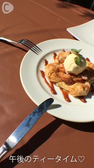 美女が新型BMW「X1」に乗って白金をドライブ！