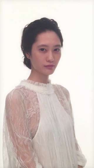 モードな最旬ヘアアレンジ術〜ロマンティックなサイド編みシニヨン〜