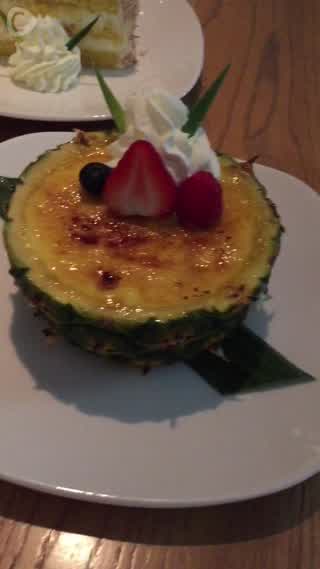 これが噂のパイナップルクリームブリュレ！@トミーバハマ銀座