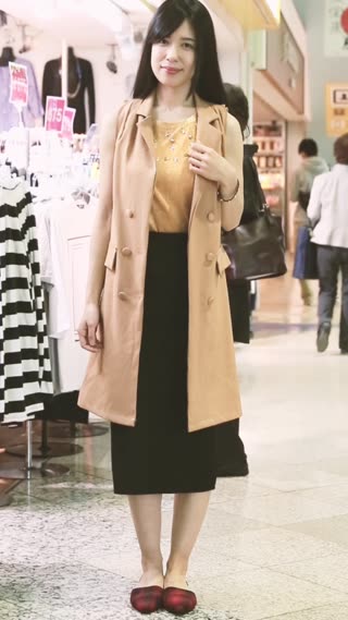 ロングジレとタイトスカートで細く見せるカジュアルコーデ